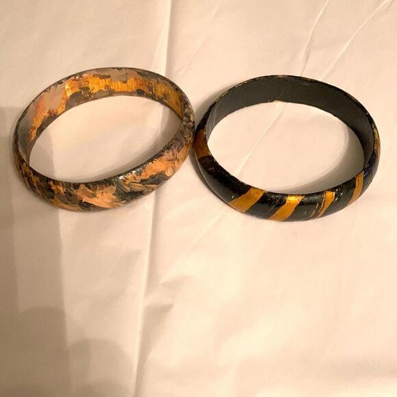 🍁2 wooden cuff bracelets - Picture 2 of 11